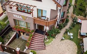 Villa V
